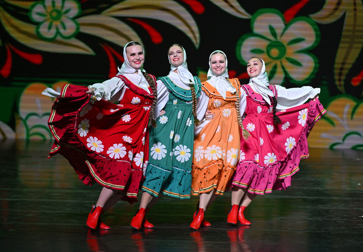  “時代的風浪越大，我們越要勇立潮頭”——習近平主席赴俄羅斯喀山出席金磚國家領導人第十六次會晤紀實